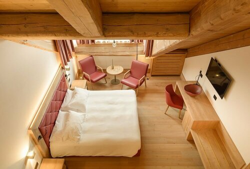 Hotel Cortina, Забронировать Отель Отели Кортина-д'Ампеццо с парковкой, рядом с Подъемник Кортина – Мандрес - Фалориа, Парковка