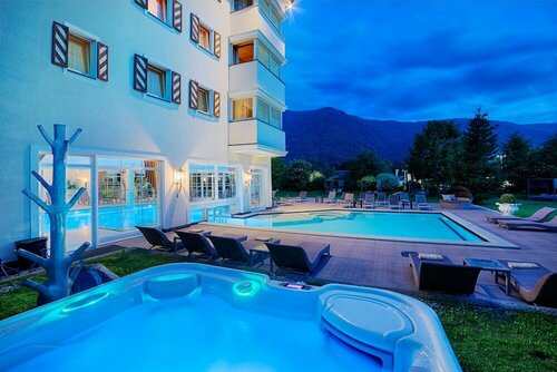 Majestic - Unique Spa Resort, Забронировать Курортный отель Отели План-де-Коронес с питанием, Пансион