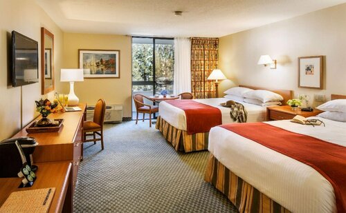 Howard Johnson by Wyndham Anaheim Hotel and Water Playground, Забронировать Отель СПА-отели Анахайм, рядом с Курорт Disneyland® Resort, SPA-услуги