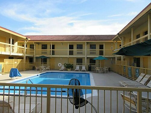 Super 8 by Wyndham Harlingen TX, Réserver Auberge Harlingen 