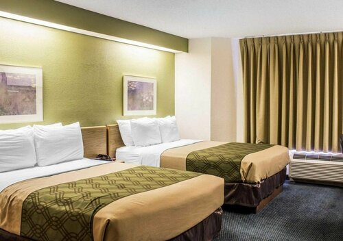 Quality Inn & Suites Raleigh North, Забронировать Отель Роли Raleigh-Durham Metropolitan Area
