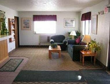 Super 8 by Wyndham Pittsburgh Pa Airport/University Area