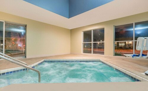 Super 8 Menomonie, Rezervați Hotel Menomonie Wisconsin