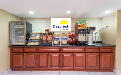 Days Inn by Wyndham Dumfries Quantico, Buchen Sie Hotel Quantico USA