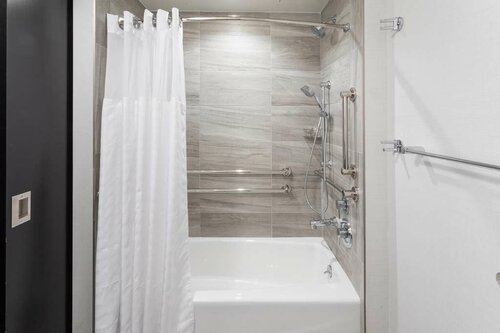 DoubleTree by Hilton New York Times Square South, Забронировать Отель Отели Нью-Йорка 3 звезды, рядом с Культурный центр The Jazz Gallery, 3*