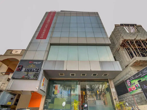Treebo Grand Continent, Book Hotel Hoteller i Bangalore med parkering, Parkering