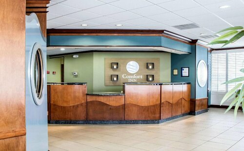 Comfort Inn On the Ocean, Забронировать Отель Килл-Девил-Хиллс Outer Banks, рядом с Stop-N-Shop Beach Shop