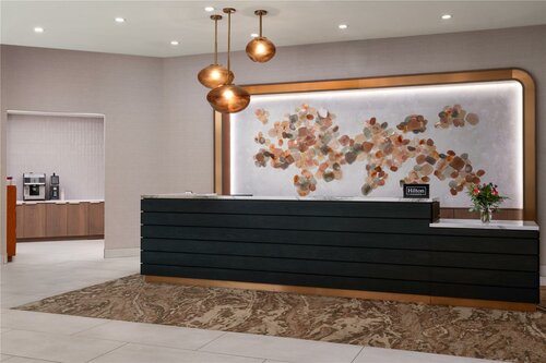 Embassy Suites by Hilton at Hot Springs Convention Center, Забронировать Отель Отели в центре Хот-Спрингса, в центре, Парковка