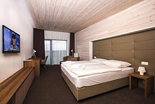 Sand Martin, Book Hotel Hoteller i Central Bohemia med parkering, Parkering