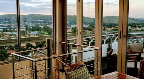 Mont Blanc Heights Apartments, Забронировать Апартаменты/квартира Йоханнесбург Гаутенг, рядом с Bedford Centre