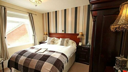 The Kings Arms Hotel, Ulverston, Забронировать Отель Отели Улверстон с парковкой, рядом с Музей Лорела и Харди, Парковка