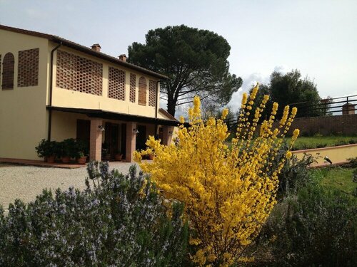 Agriturismo Le Docce, Забронировать Фермерский дом Фермерские дома Кастельфьорентино, Фермерский дом