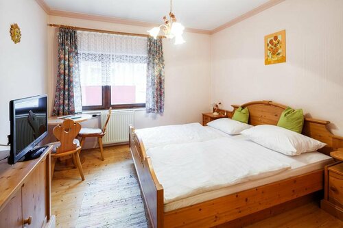 Gasthaus-Pension Sandner Linde, Prenota Hotel Hotel a Bassa Austria con parcheggio, Parcheggio