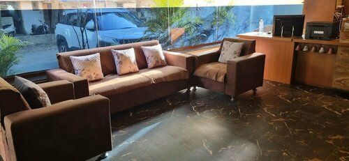 Hotel Vintage, Забронировать Отель Отели Вадодара с парковкой, рядом с Железнодорожный вокзал Вадодара, Парковка