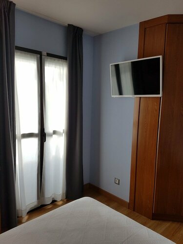 HOSTAL CAMELOT, Book Hotel Fabero 