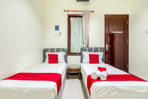 RedDoorz Syariah @ Ketintang Surabaya, Забронировать Отель Сурабая провинция Восточная Ява