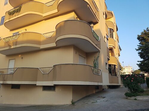 B&B Arcobaleno, Забронировать Отель «постель и завтрак» Отели в центре Галлиполи, в центре, Парковка