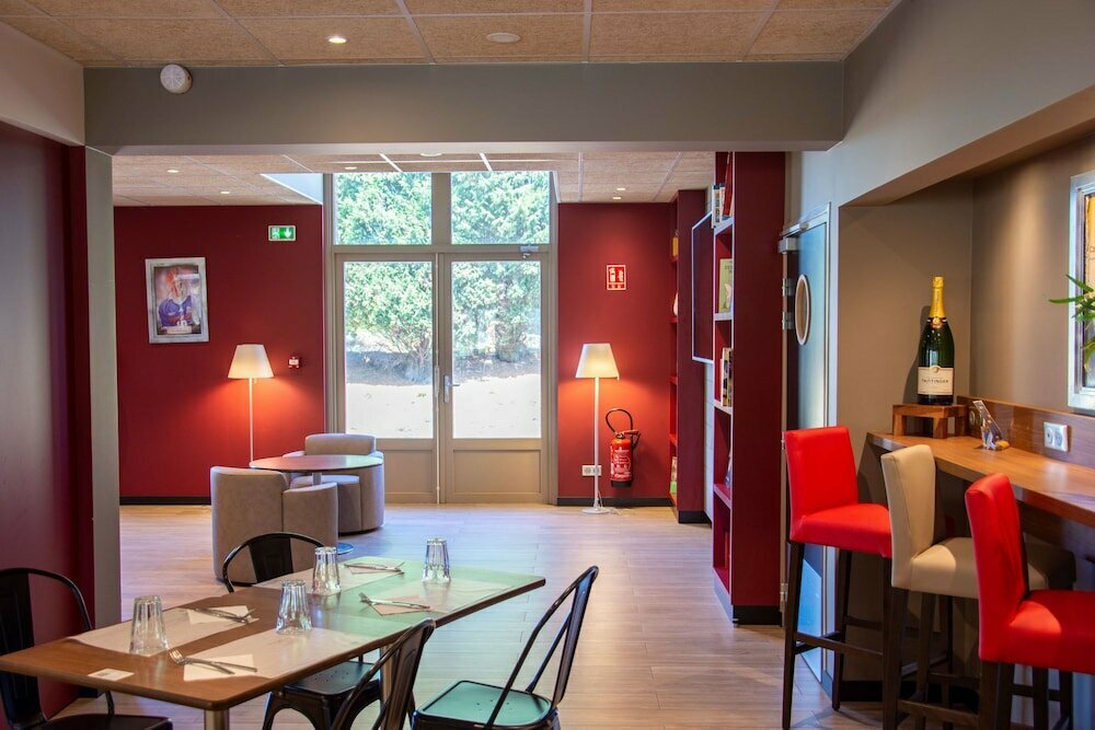 Hôtel Restaurant Campanile Loon Plage