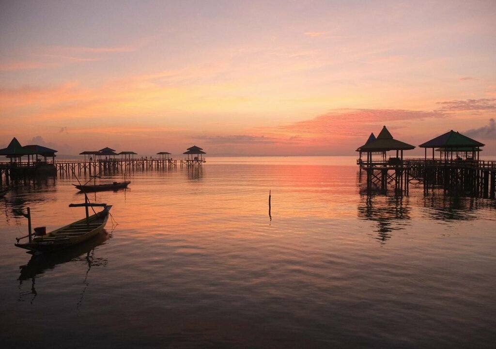 Surabaya Suites Hotel Powered by Archipelago