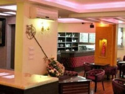 Q Studio Hotel
