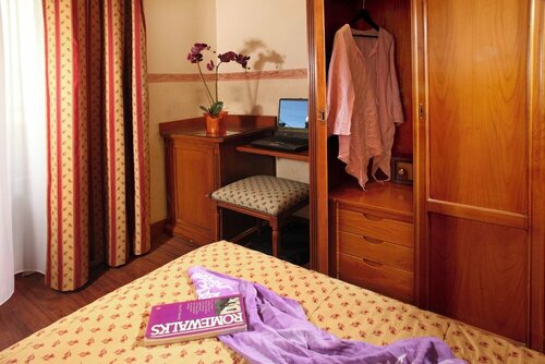 Hotel Alessandrino, Забронировать Отель Отели Лацио 3 звезды, 3*