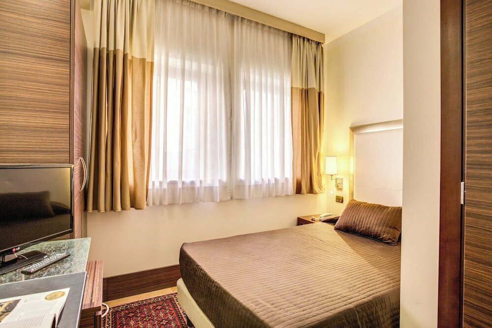 The Strand Hotel Roma