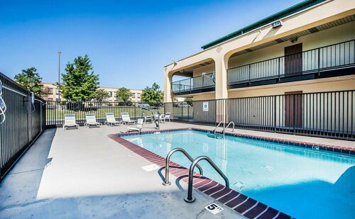 Econo Lodge Inn & Suites Southeast, Boek Hotel Hotels in Tennessee met parkeren, Parkeren