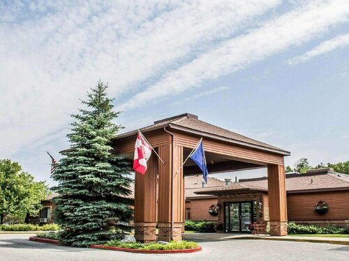 Quality Inn Petoskey-Harbor Springs, Buchen Sie Hotel Petoskey Michigan