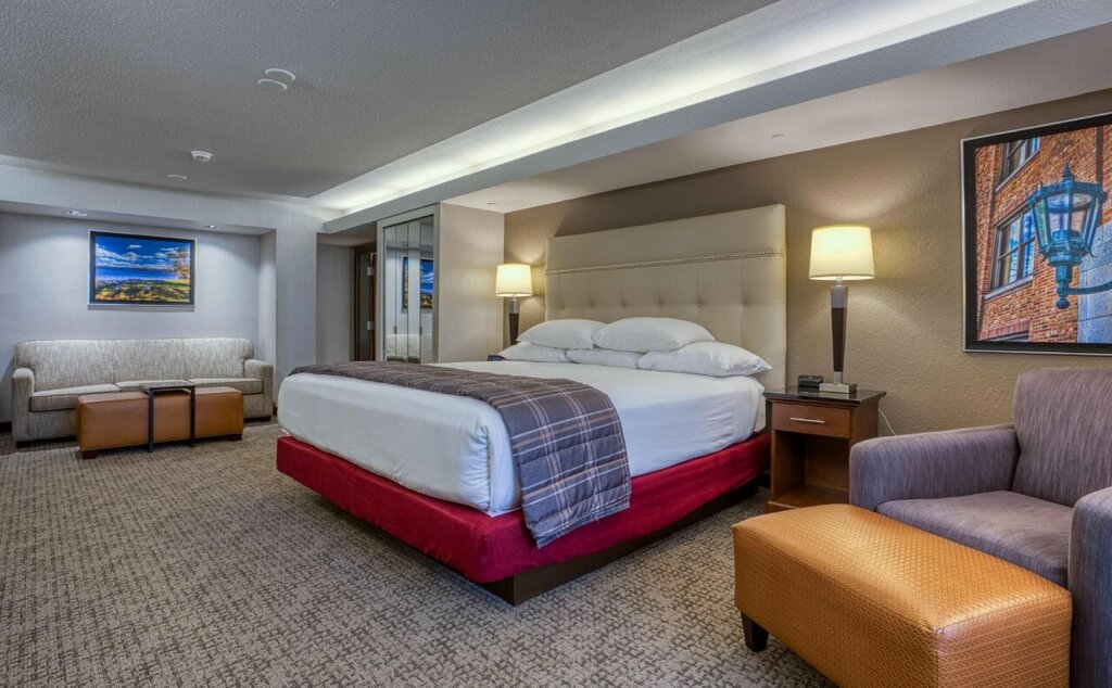 Drury Inn & Suites St. Louis - Fairview Heights