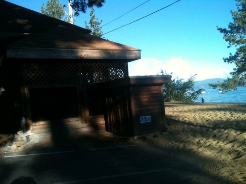 Sun N Sand Lodge, Забронировать Отель Отели Кингс-Бич с парковкой, рядом с North Shore Parasail, Парковка
