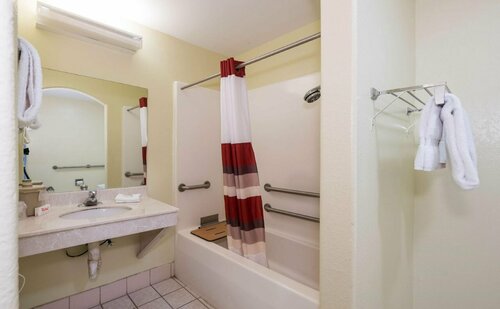 Magnuson Hotel Port Allen, Book Hotel Hoteller i Missouri med pool, Swimmingpool