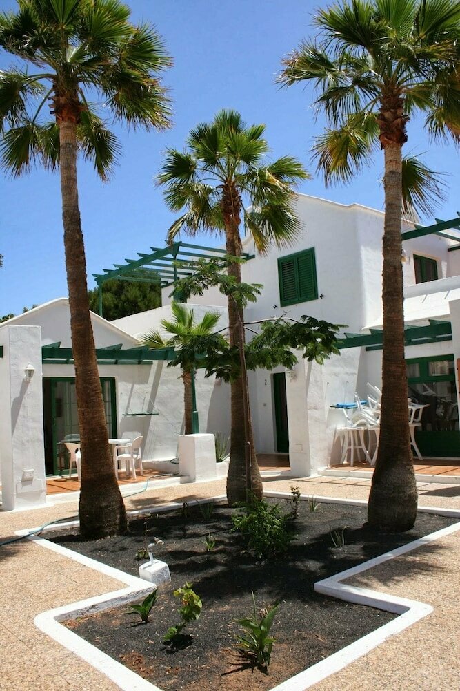 Las Acacias Club de Mar S. A