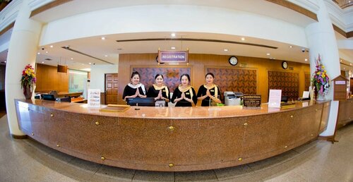 The Twin Lotus Hotel, Забронировать Отель Отели Накхонситхаммарат с бассейном, Бассейн