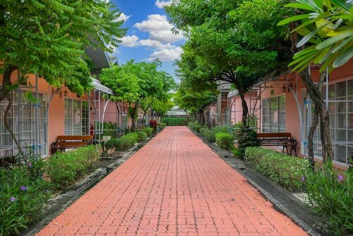 Bangkok Rama Hotel, Забронировать Отель Suan Luang Бангкок
