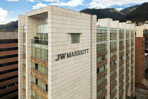 JW Marriott Hotel Bogotá, Забронировать Отель Отели Богота с бассейном, рядом с Fanny Mikey National Theatre, Бассейн