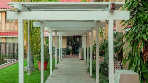 Studio 6 Anaheim Hills CA, Забронировать Мини-отель Мотели Анахайм-Хиллс, Мотель