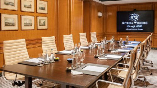 Beverly Wilshire, Beverly Hills, A Four Seasons Hotel, Забронировать Отель Отели Лос-Анджелеса с бассейном, рядом с Улица Родео-драйв, Бассейн