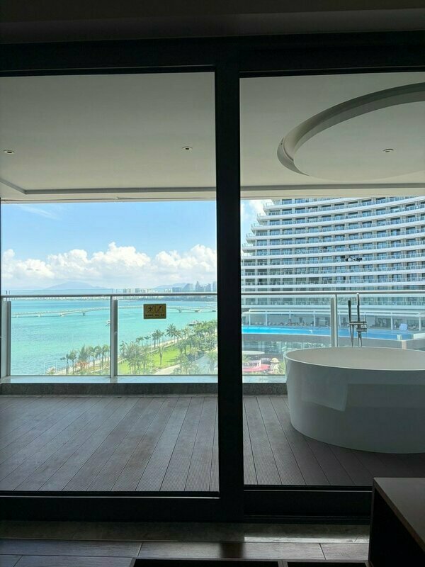 Longyuewan Seaview Hotel