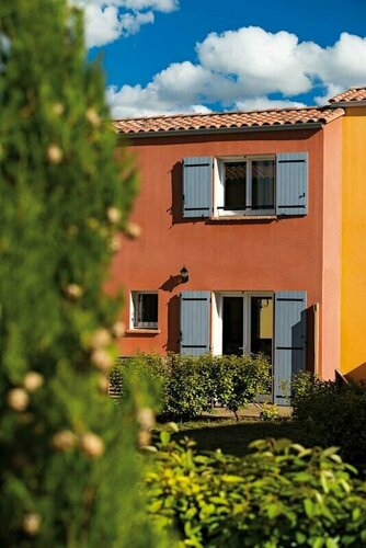Lagrange Vacances - LOustau De Sorgue, Book Hotel Hoteller i Rhône-Alps med parkering, Parkering