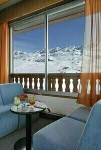 Hôtel Eliova Le Chaix, Book Hotel Hoteller i Rhône-Alps med parkering, Parkering