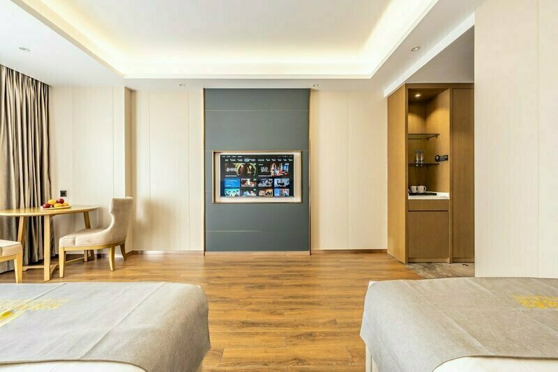 Sealong Bay ZhongQi Conifer Hotel 海龙湾中启康年酒店