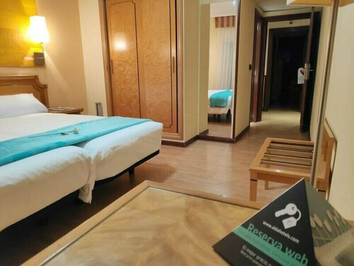 VTZ Hotel El Príncipe, Забронировать Отель Отели Сарагосы 3 звезды, рядом с Железнодорожный вокзал "Агреда", 3*