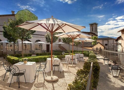 Relais & Chateaux Palazzo Seneca, Забронировать Отель Норча Монти-Сибиллини
