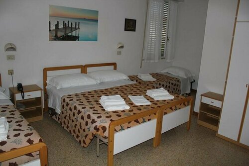 Hotel Sasselli, Забронировать Отель Отели Чезенатико 3 звезды, 3*