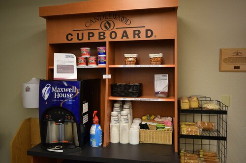 Sonesta Simply Suites Wichita Airport, Book Hotel Hoteller i Kansas med parkering, Parkering
