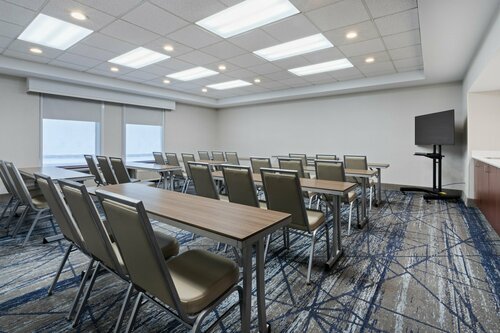 Holiday Inn Express & Suites Cincinnati Riverfront by IHG, Забронировать Отель Цинциннати штат Огайо