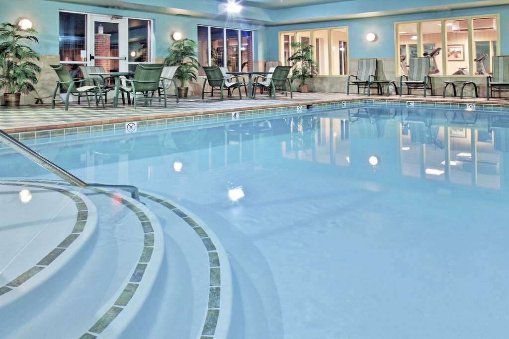 Holiday Inn Express & Suites