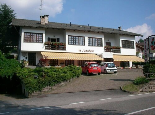 La Scardola Ristorante Hotel Bar, Забронировать Отель Отели в центре Базельга-ди-Пине, в центре