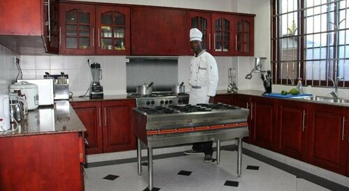 Lantana Hotel, Buchen Sie Hotel Sinza Daressalam