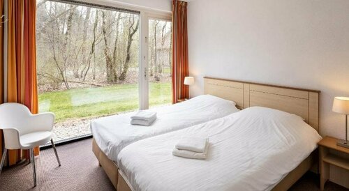 Summio Buitenplaats de Marke van Ruinen, Rezervasyon Tatil Köyü Ruinen Otoparklı Oteller, Otopark
